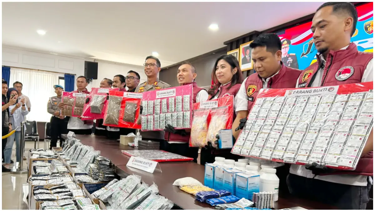 Pengungkapan kasus peredaran narkoba dan obat terlarang di Mako Polresta Bogor Kota. (Foto : Fauzan/Radar Bogor)