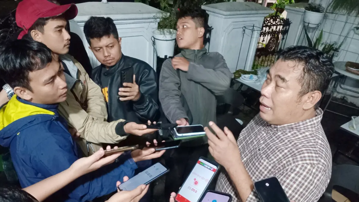 Pemerhati Politim dan Kebijakan Publik, Yusfitriadi saat menyampaikan keterangan kepada wartawan. (Hendi Novian/Radar Bogor)
