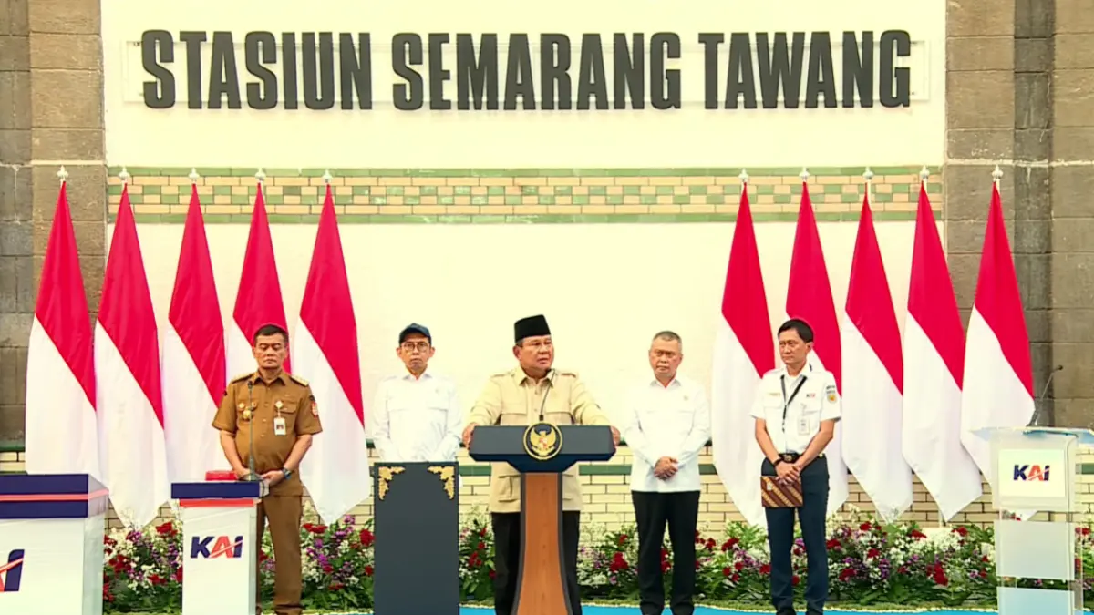 Presiden Prabowo Subianto soroti masih banyaknya perlintasan kereta tanpa palang pintu.