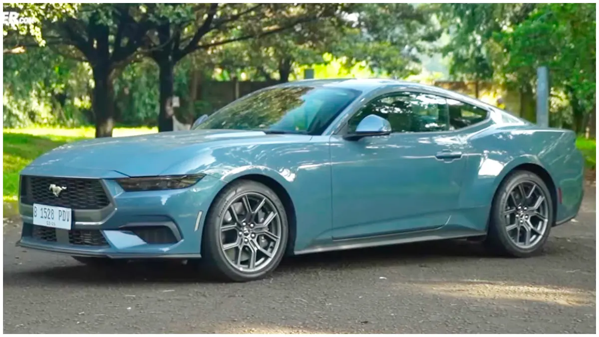 Tampilan elegan dan mewah dari Ford Mustang EcoBoost 2026. (Foto: Kanal YouTube Otodriver)