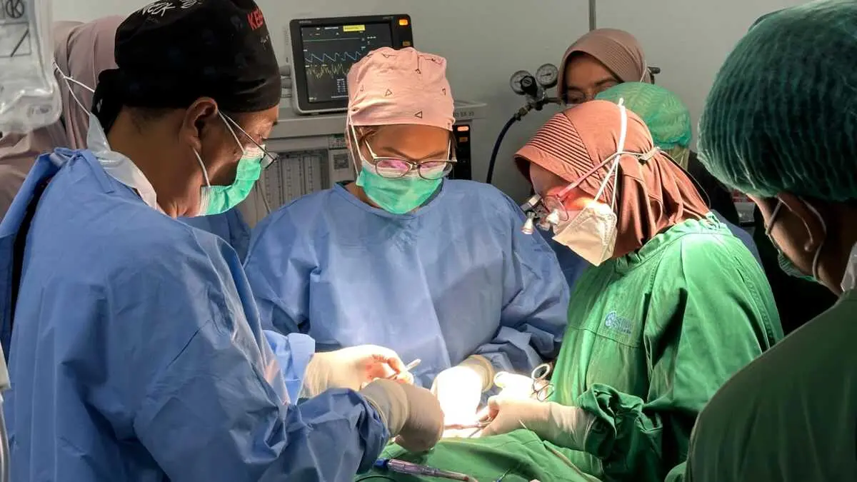 Operasi kanker kepala dan leher di RS Ummi Kota Bogor. Foto: Dok RS Ummi.