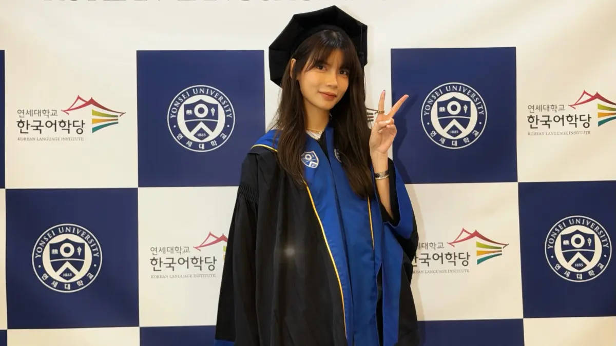 Sabrina Chairunnisa menyelesaikan program summer school di Yonsei University (Instagram @sabrinachairunnisa_)