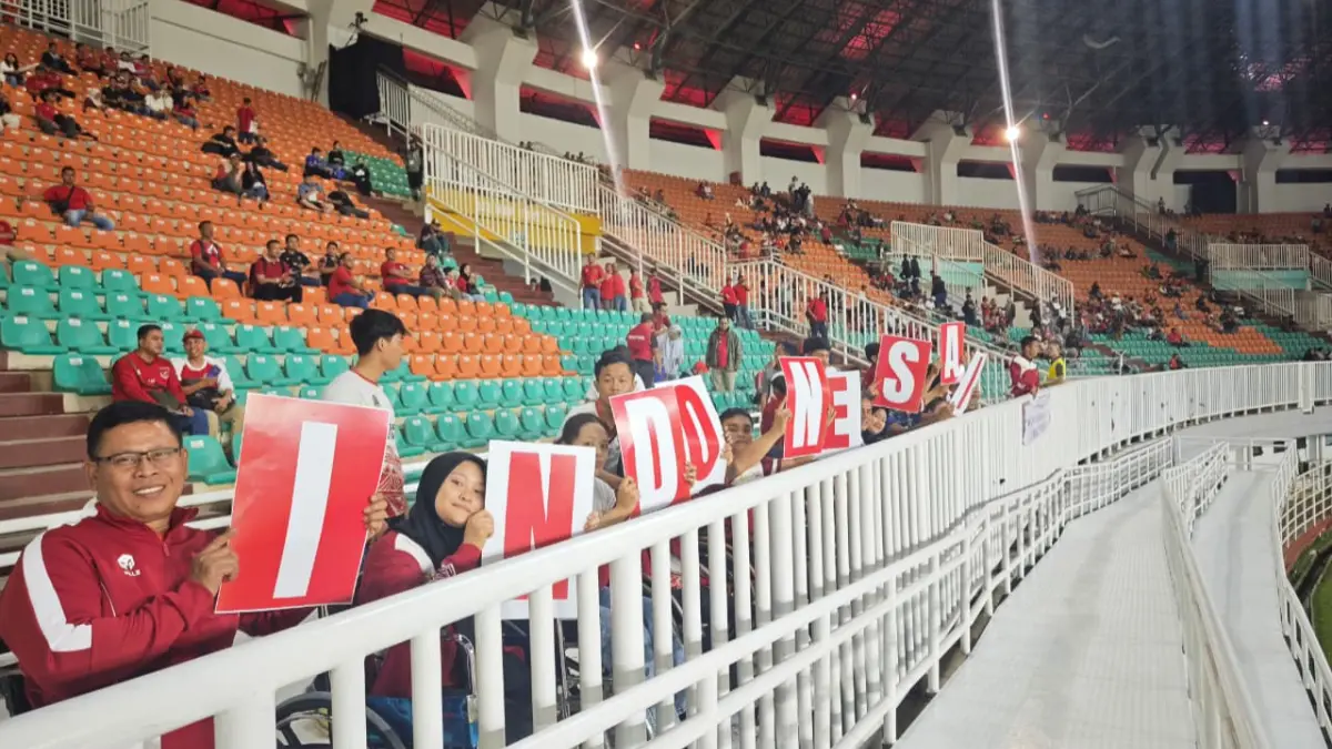 Atlet disabilitas binaan NPCI Kabupaten Bogor bersiap memberikan dukungan langsung kepada Timnas Indonesia saat menghadapi Vietnam pada laga Piala AFF 2026 di Stadion Pakansari, Senin, 3 Agustus 2026. (Dok. NPCI Kabupaten Bogor)