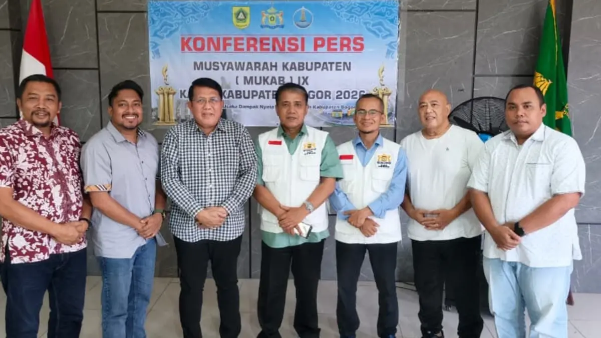 Steering Committee Mukab IX KADIN Kabupaten Bogor memaparkan tahapan pelaksanaan Musyawarah Kabupaten IX di Graha KADIN Kabupaten Bogor. (Dok. Kadin Kabupaten Bogor)