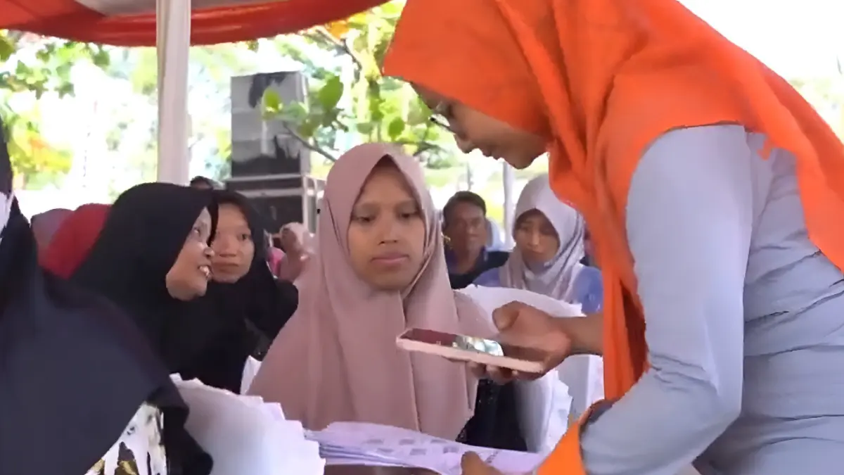 Ilustrasi penyaluran bansos (Foto: YouTube Pos Indonesia)