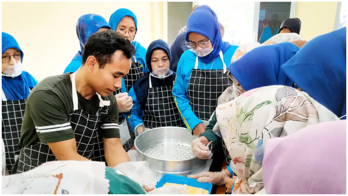 Pelatihan mengolah ikan nila menjadi produk pangan bernilai tambah di Ciampea Bogor. (Foto: Dosen IPB for Radar Bogor)