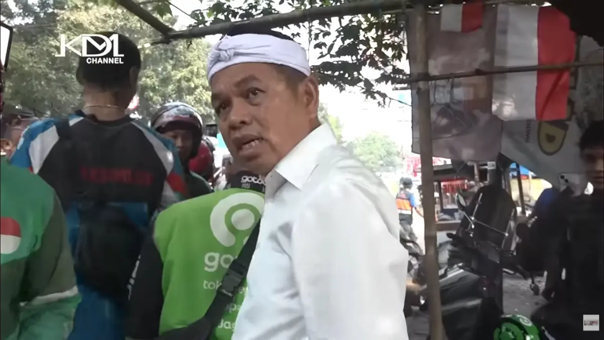 Gubernur Jawa Barat Dedi Mulyadi saat melakukan sidak di kawasan Jalan Surapati, Kota Bandung (Tangkapan layar YouTube Kang Dedi Mulyadi Channel)