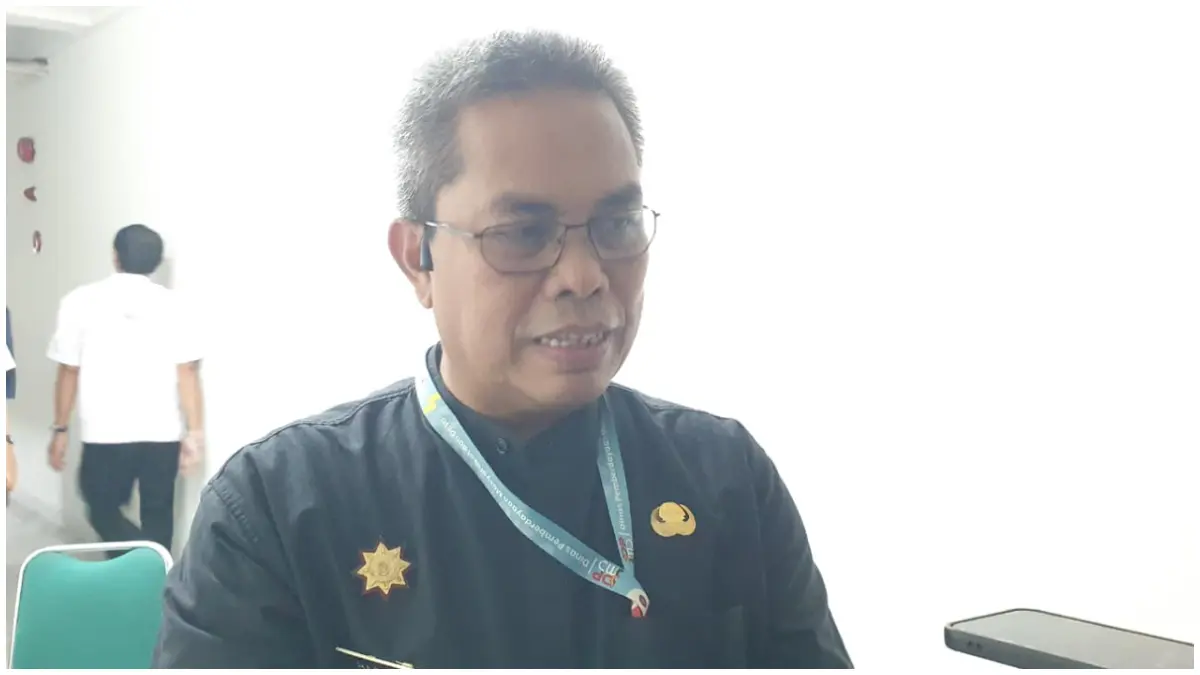 Kepala DPMD Kabupaten Bogor, Hadijana memberikan keterangan soal kasus Kades Rawa Panjang, Bojonggede. (Foto : Billy/Radar Bogor)