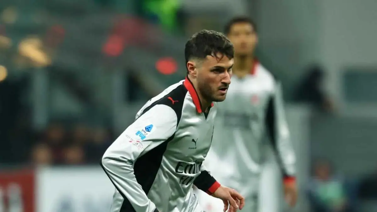 Lazio incar striker AC Milan Santiago Gimenez guna perkuat lini serang. (Instagram @acmilan)