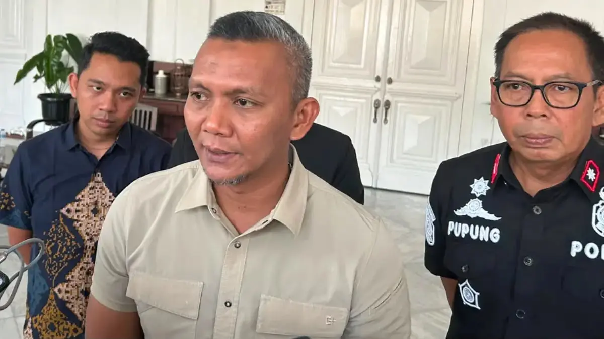 Wakil Wali Kota Bogor Jenal Mutaqin saat menyampaikan keterangan soal iuran HUT RI. (Foto : Fauzan/Radar Bogor)