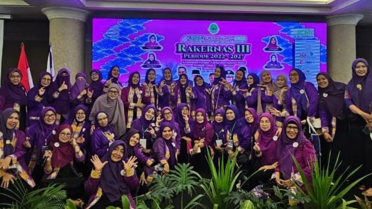 Alisa Khadijah ICMI Kabupaten Bogor saat ikut Rakernas III di Bandung. Foto: Alisa Khadijah ICMI Kabupaten Bogor for Radar Bogor