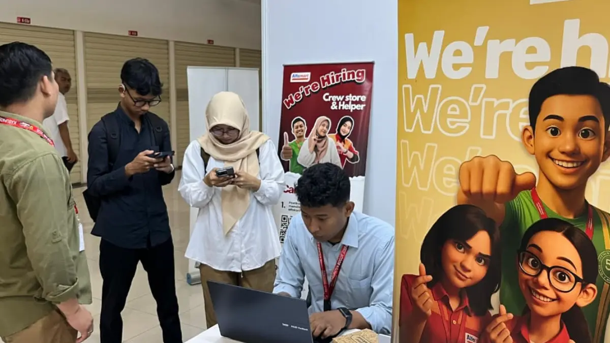 Disabilitas saat melamar pekerjaan di Job Fair tahun 2026 Pemkab Bogor. (Aziz/Radar Bogor)