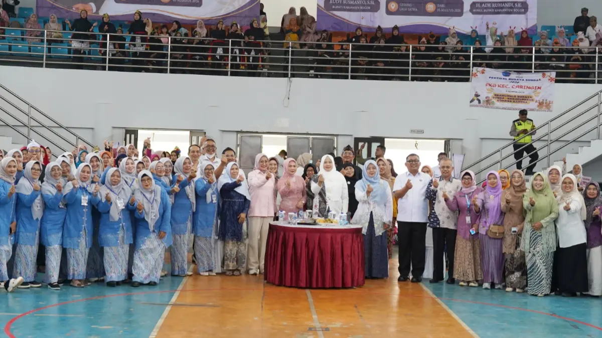 Festival Budaya Sunda yang diikuti ribuan guru Paud di Gedung Laga Satria, Kecamatan Cibinong, Kabupaten Bogor, Rabu, 5 Agustus 2026. (Dok. Disdik Kabupaten Bogor)