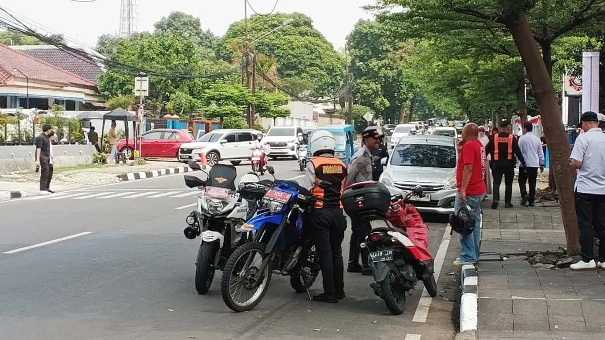Patroli Dinas Perhubungan Kota Bogor untuk menindak parkir liar. (Fikri/Radar Bogor)