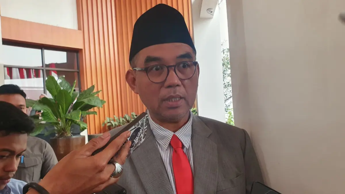 Sekda Kabupaten Bogor Ajat Rochmat Jatnika saat menyampaikan keterangan. (Billy/Radar Bogor)