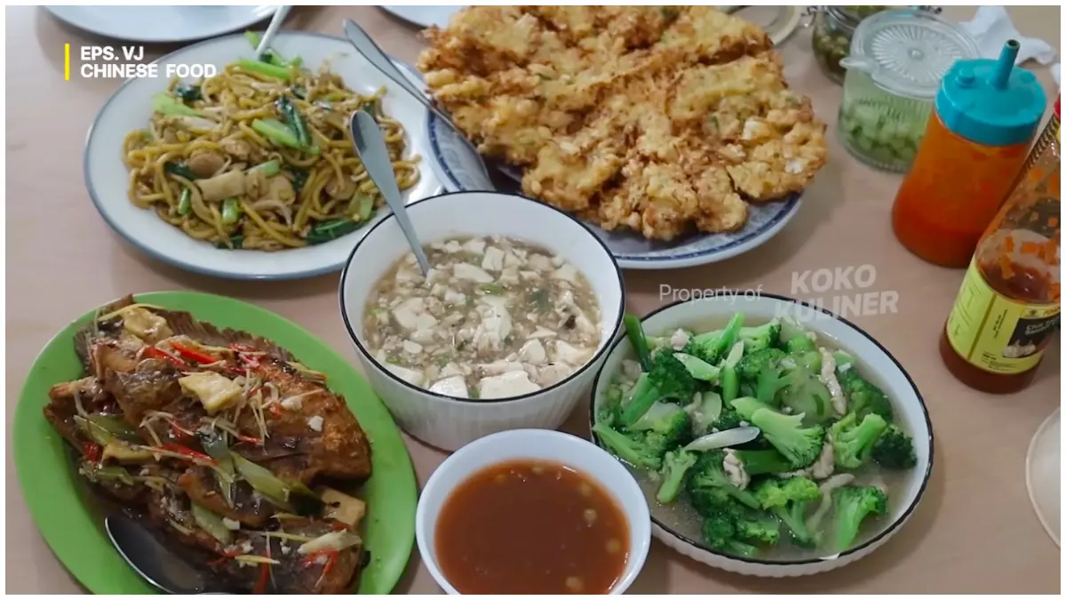 Aneka ragam menu dari VJ Family Resto. (Foto: Kanal YouTube Koko Kuliner)
