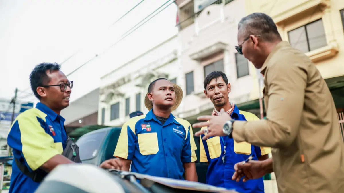 Wakil Wali Kota Bogor Jenal Mutaqin, bersama jajaran Dinas Perhubungan (Dishub) dan Satuan Polisi Pamong Praja (Satpol PP) menyisir jalur parkir. (Humas Pemkot Bogor)