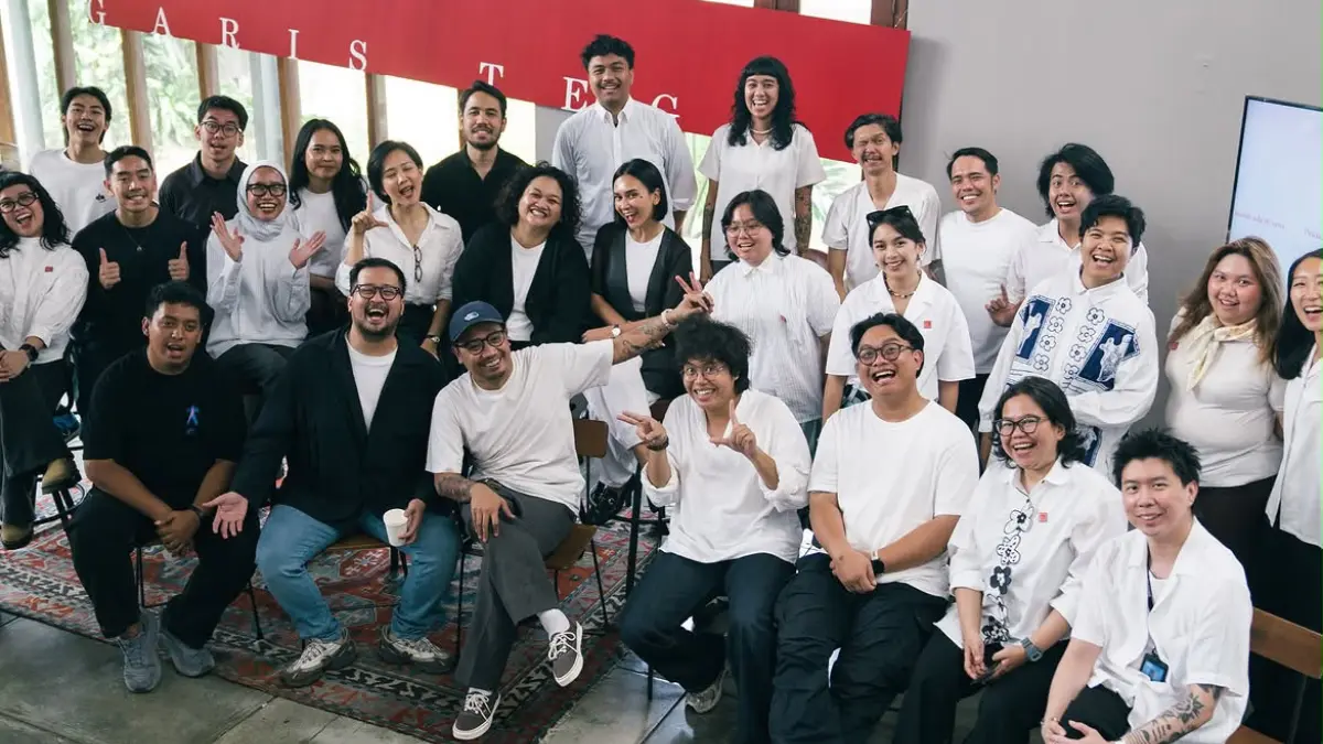 Lafa Pratomo menyiapkan EP bertajuk Garis Tegak untuk menandai perjalanan 12 tahun berkarya di industri musik. Foto: Instagram @lafapratomo

