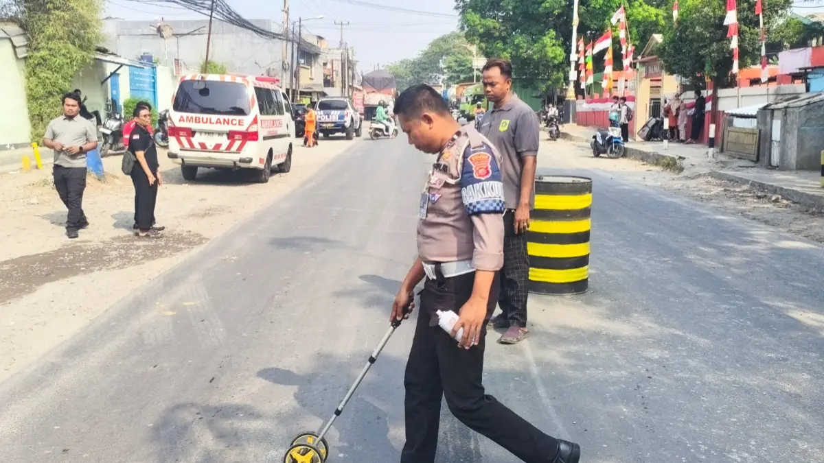 Satlantas Polres Bogor melakukan olah TKP di Jalan Raya Narogong, Kecamatan Klapanunggal, Kabupaten Bogor, Jumat, 7 Agustus 2026. (Dok. Satlantas Polres Bogor)