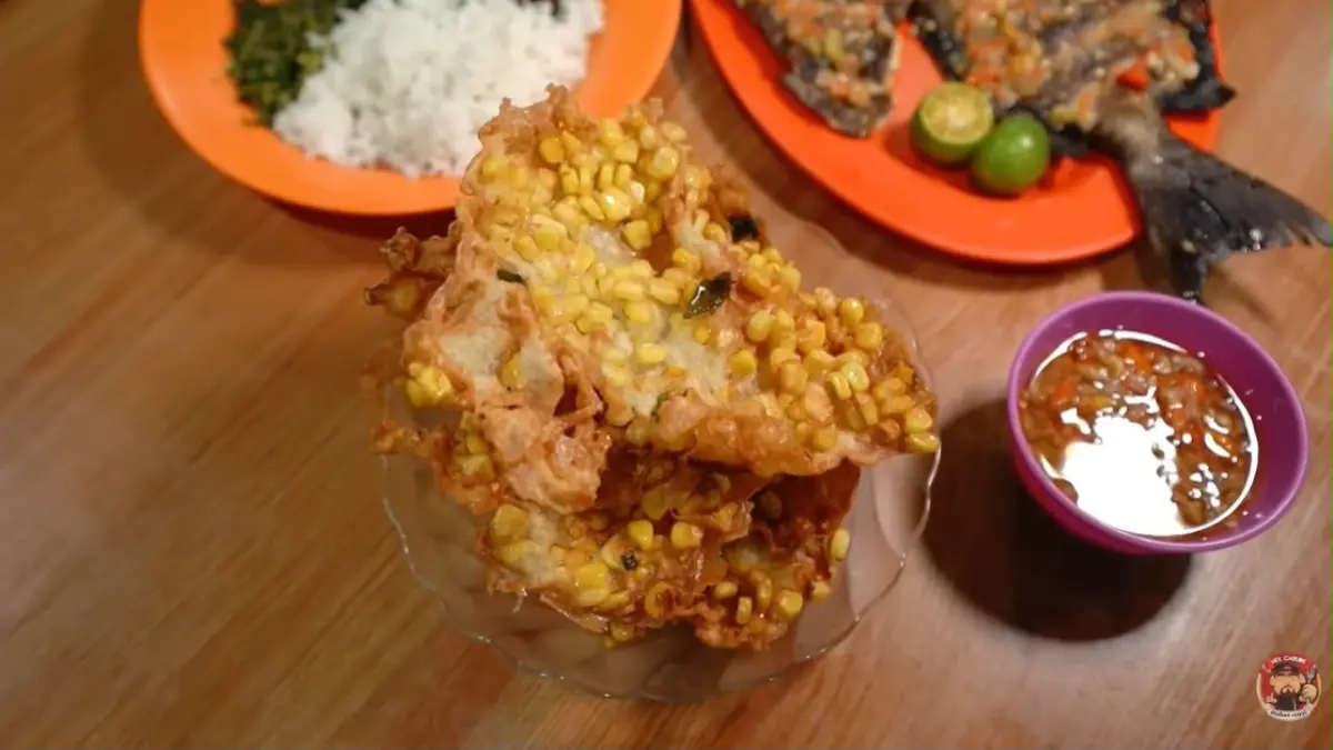 Sensasi ikan bakar khas Manado di RM Queen Fish. Foto: Kanal YouTube Nex Carlos