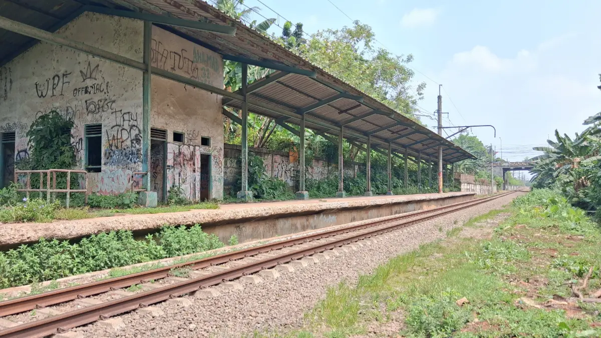 Suasana Stasiun Gunung Putri yang kini dijuluki Stasiun Hantu di Kecamatan Gunung Putri, Kabupaten Bogor Jumat, 7 Agustus 2026.(Muhammad Ali/Radar Bogor)
