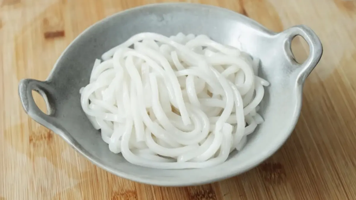 Resep mie tepung beras (YouTube Devina Hermawan)