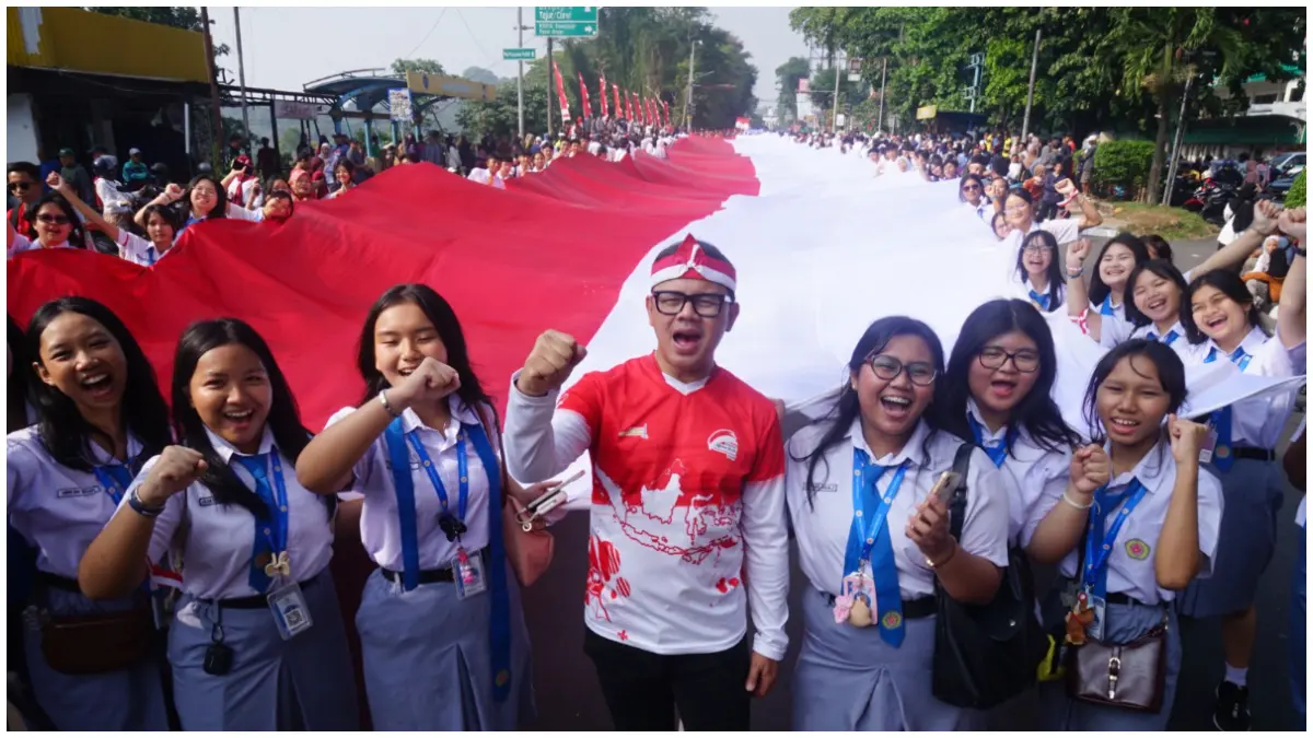 Wamendagri Bima Arya saat ikut Kirab Merah Putih di Kota Bogor. (Foto : Sofyansyah/Radar Bogor)