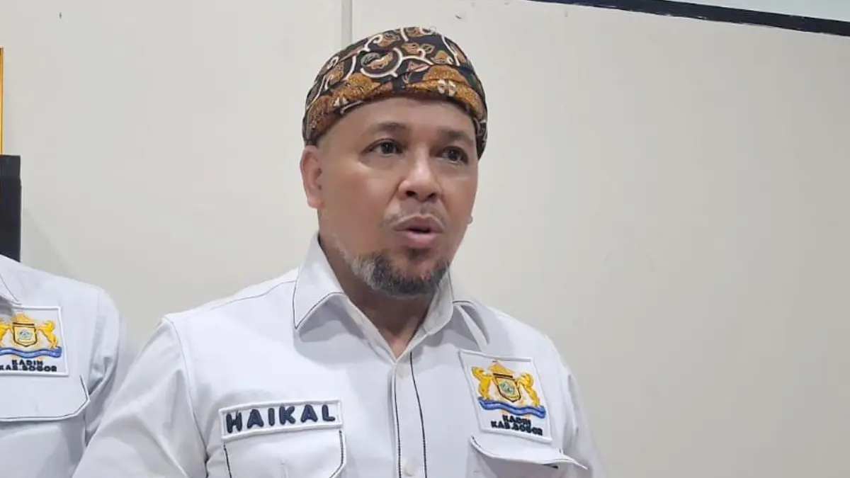 Ketua OC Mukab IX Kadin Kabupaten Bogor Hasan Haikal Thalib menyampaikan terkait pendaftaran calon ketua Kadin Kabupaten Bogor. (Billy/Radar Bogor)