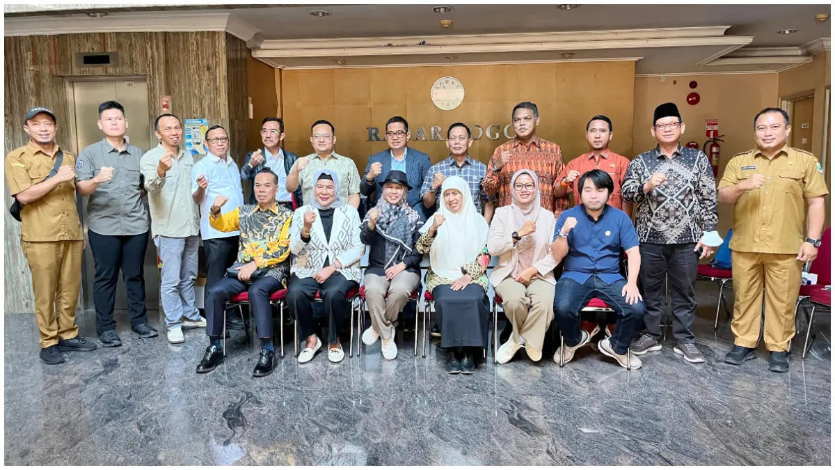 Rombongan Komisi I DPRD Provinsi Banten saat melakukan kunjungan kerja ke Graha Pena Radar Bogor. (Foto: Aziz/Radar Bogor)
