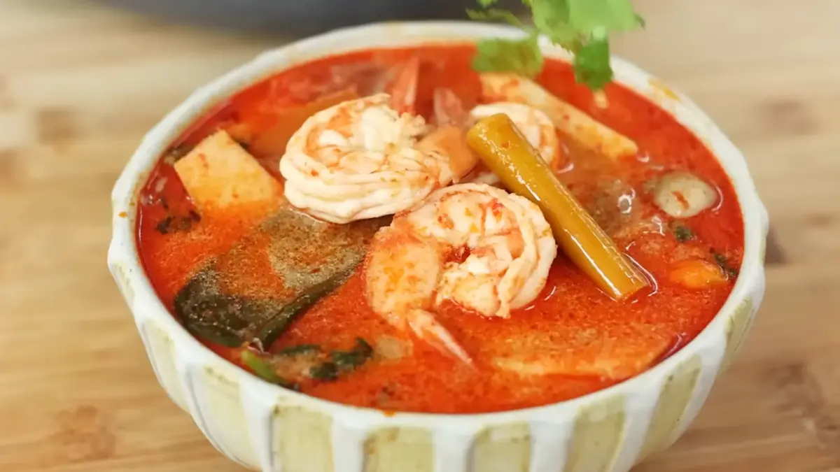 Tom Yum Goong (YouTube Devina Hermawan)