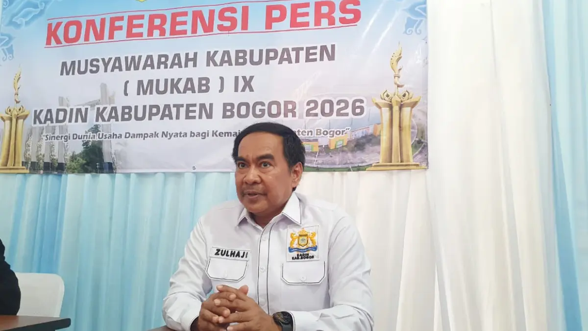 Sulhajji Jompa mendaftar sebagai calon ketua Kadin Kabupaten Bogor. (Hendi Novian/Radar Bogor)