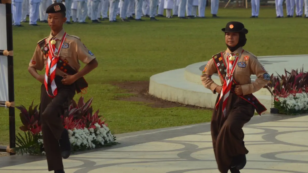 Bupati Bogor, Rudy Susmanto melepas kontingen Kwarcab Pramuka Kabupaten Bogor menuju Jambore Nasional di Alun-alun Kabupaten Bogor, Rabu, 12 Agustus 2026. (Diskominfo Kabupaten Bogor)