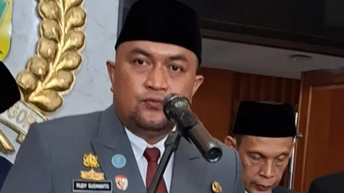 Bupati Bogor Rudy Susmanto menanggapi terkait video viral tukang cukur di Rancabungur. (Muhammad Ali/Radar Bogor)