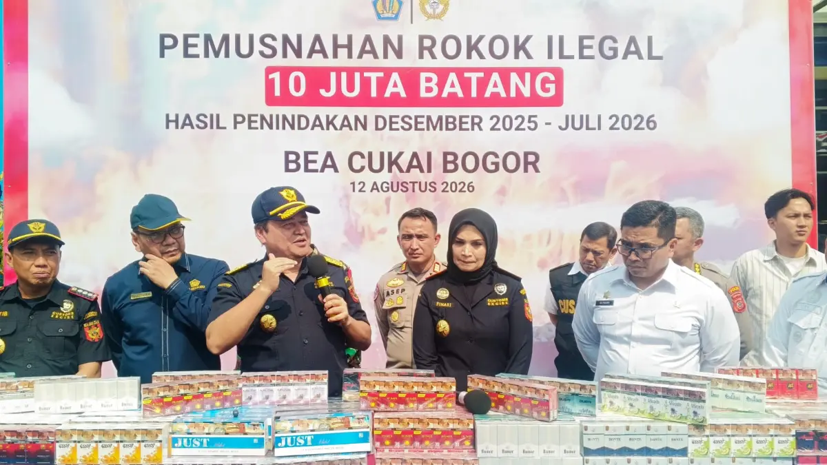 Kantor Pengawasan dan Pelayanan Bea dan Cukai Tipe Madya Pabean menunjukkan rokok ilegal. Foto: Fikri/Radar Bogor