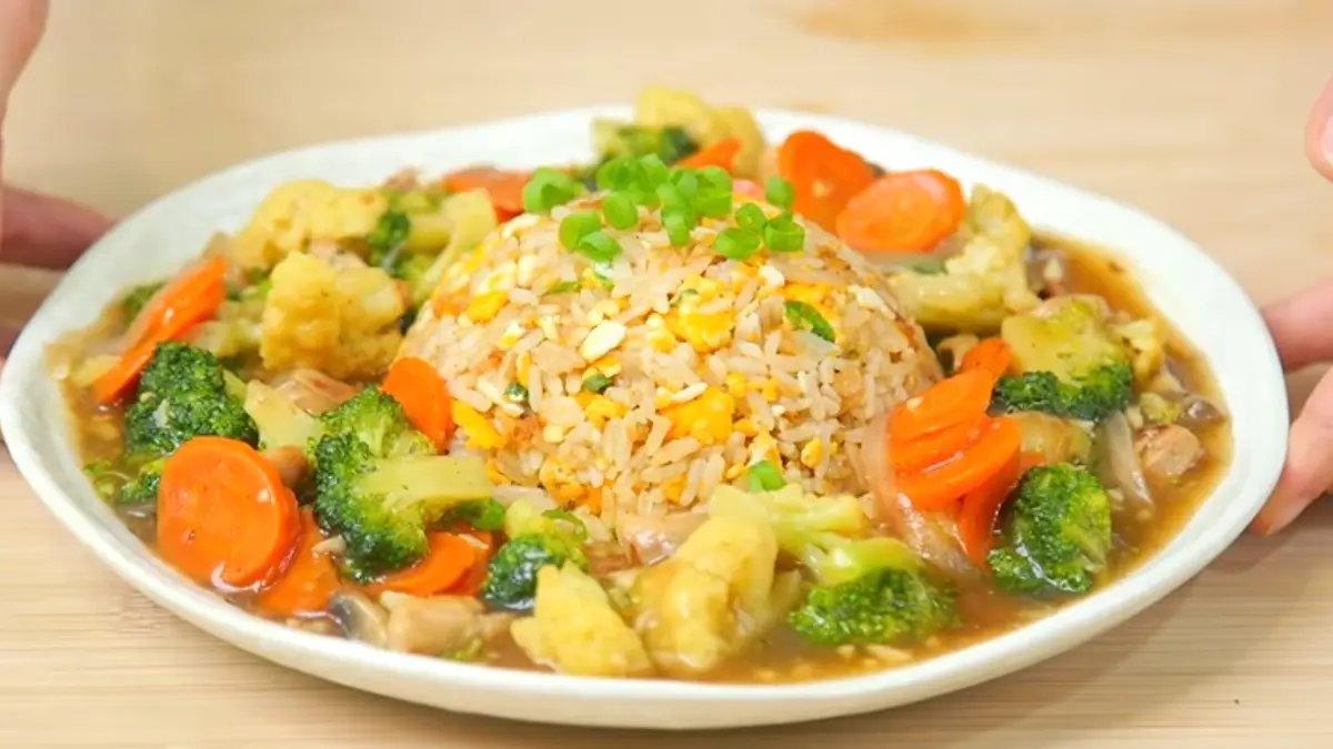 Nasi capcay goreng (YouTube Luvita Ho)