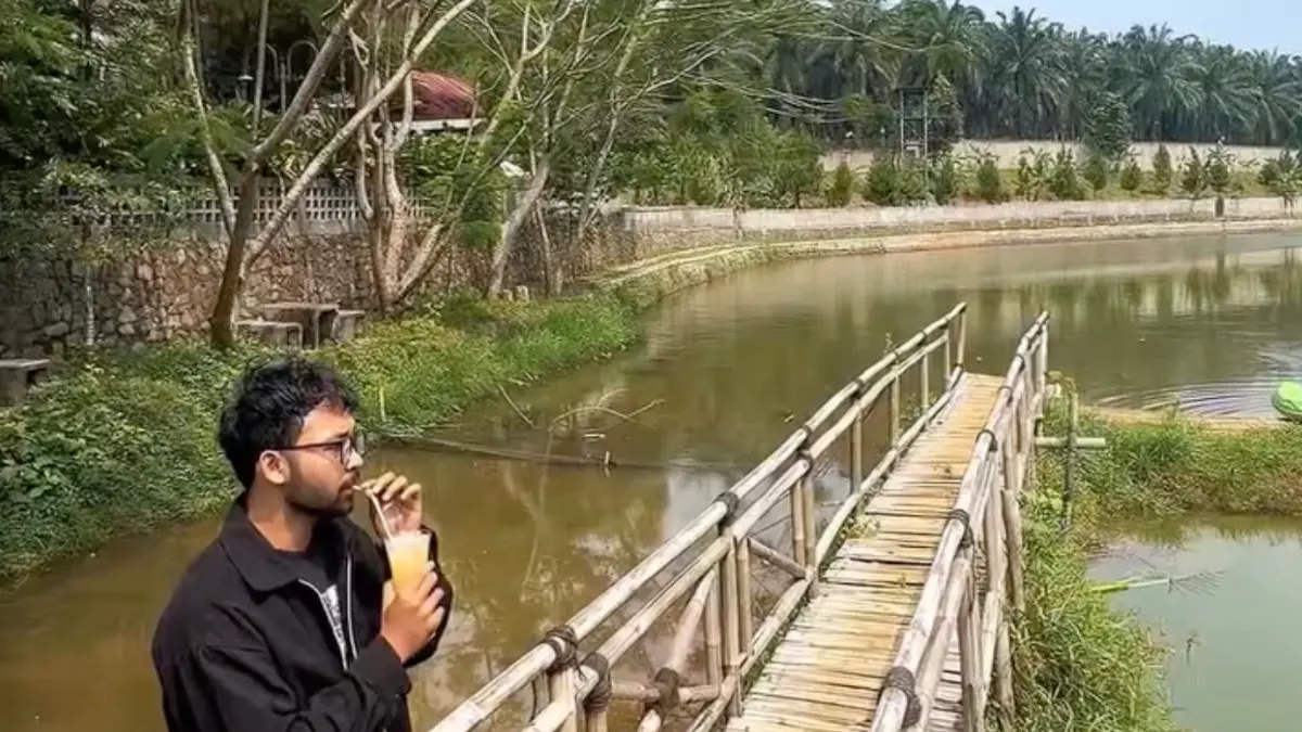 Salah satu spot foto di cafe yang berada di tengah kebun sawit, Rancabungur, Kabupaten Bogor. Foto: Instagram