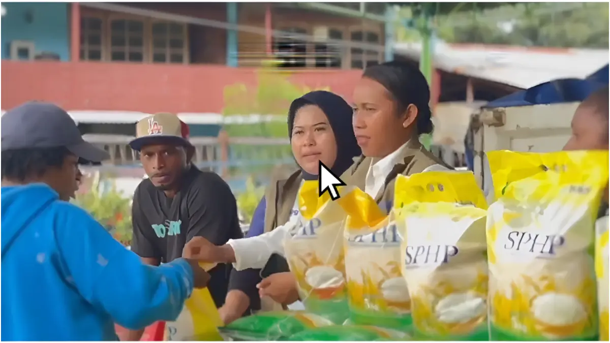Ilustrasi penyaluran bantuan pangan beras (YouTube TV BULOG)