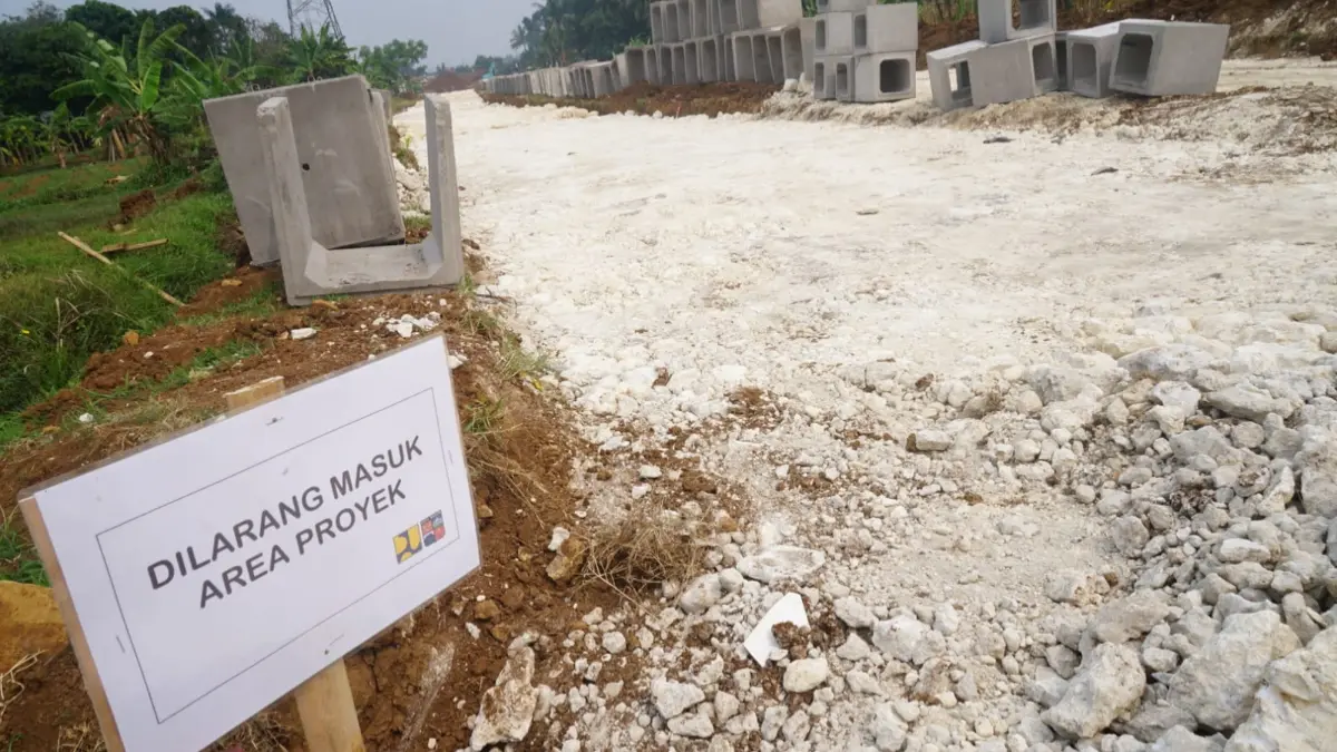 Kondisi Jalan Regional Ring Road (R3) di Katulampa, Kecamatan Bogor Timur. (Sofiansyah/Radar Bogor)