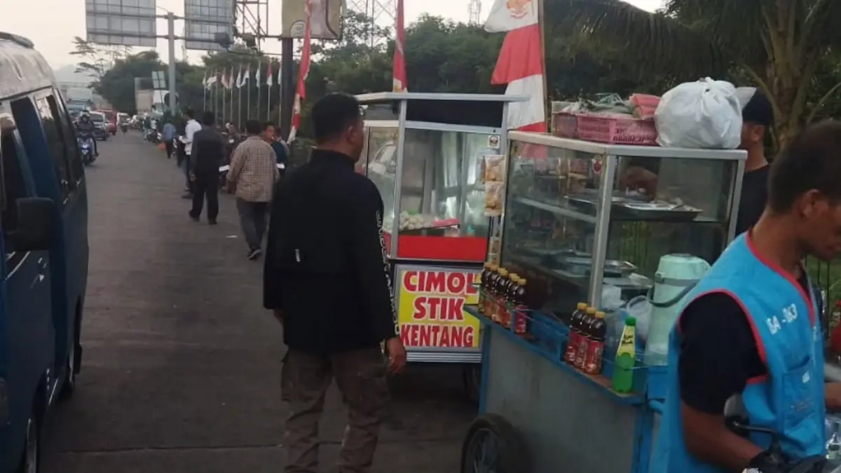 Satpol PP lakukan pengawasan PKL di Simpang Ciawi, Kabupaten Bogor. Foto: Instagram