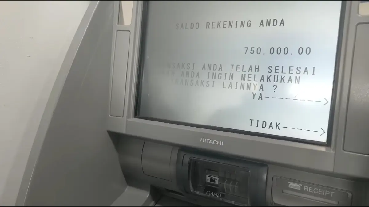 Ilustrasi cek saldo bansos di ATM (YouTube Arfan Saputra Channel)