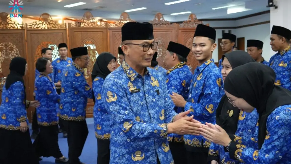 Kepala BKN, Prof. Zudan saat menghadiri penyerahan SK PPPK paruh waktu (bkn.go.id)