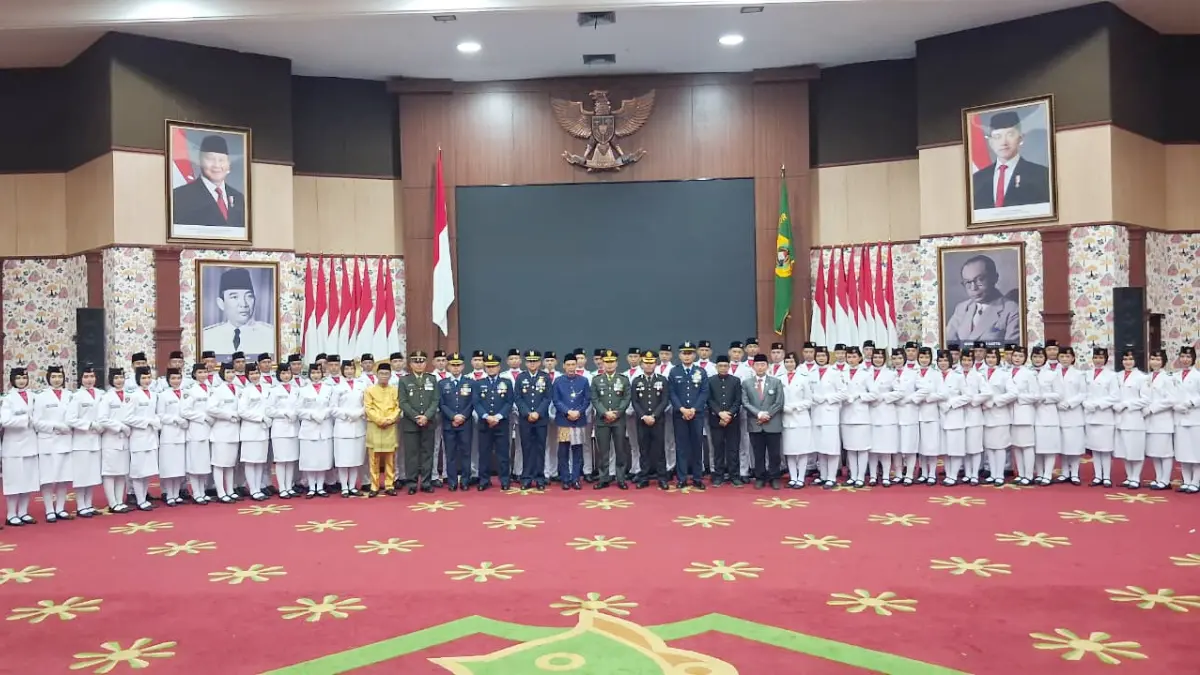 Forkopimda Kabupaten Bogor foto bersama usai upacara penurunan bendera merah putih di Cibinong, Kabupaten Bogor, Senin, 17 Agustus 2026. (Muhammad Ali/Radar Bogor)