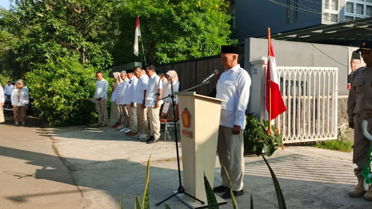 Upacara bendera HUT Kemerdekaan RI ke-81 di halaman Kantor DPC Gerindra Jalan Guntur Nomor 31, Babakan, Kota Bogor, Minggu 17 Agustus 2026.