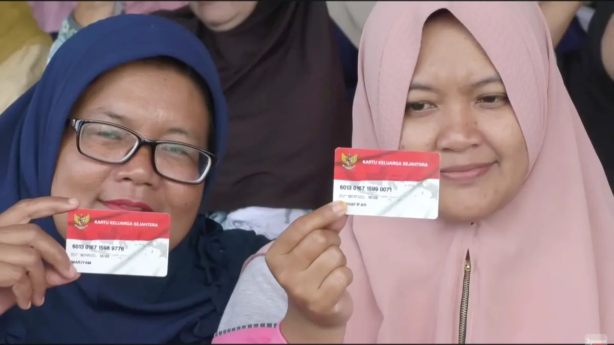 Ilustrasi KPM cairkan bansos PKH melalui KKS Merah Putih (YouTube Linjamsos Oke)