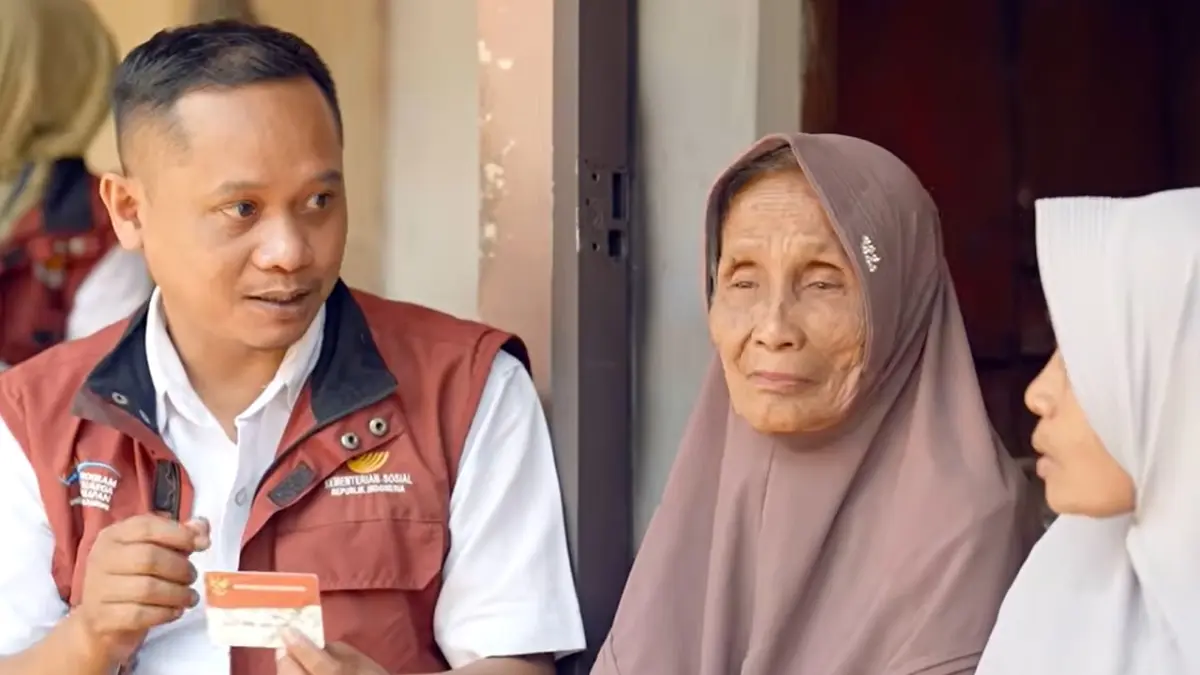 Ilustrasi KPM mendapat proses pencairan bansos tahap ketiga tahun 2026 (Kanal youtube Kemensos)