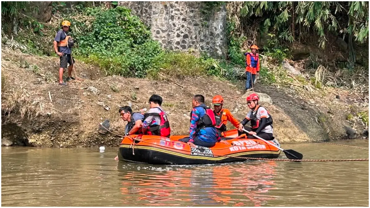 Ilustrasi proses pencarian ASN Kota Bogor yang diduga hilang di Sungai Cisadane. (Foto : Fauzan/Radar Bogor)