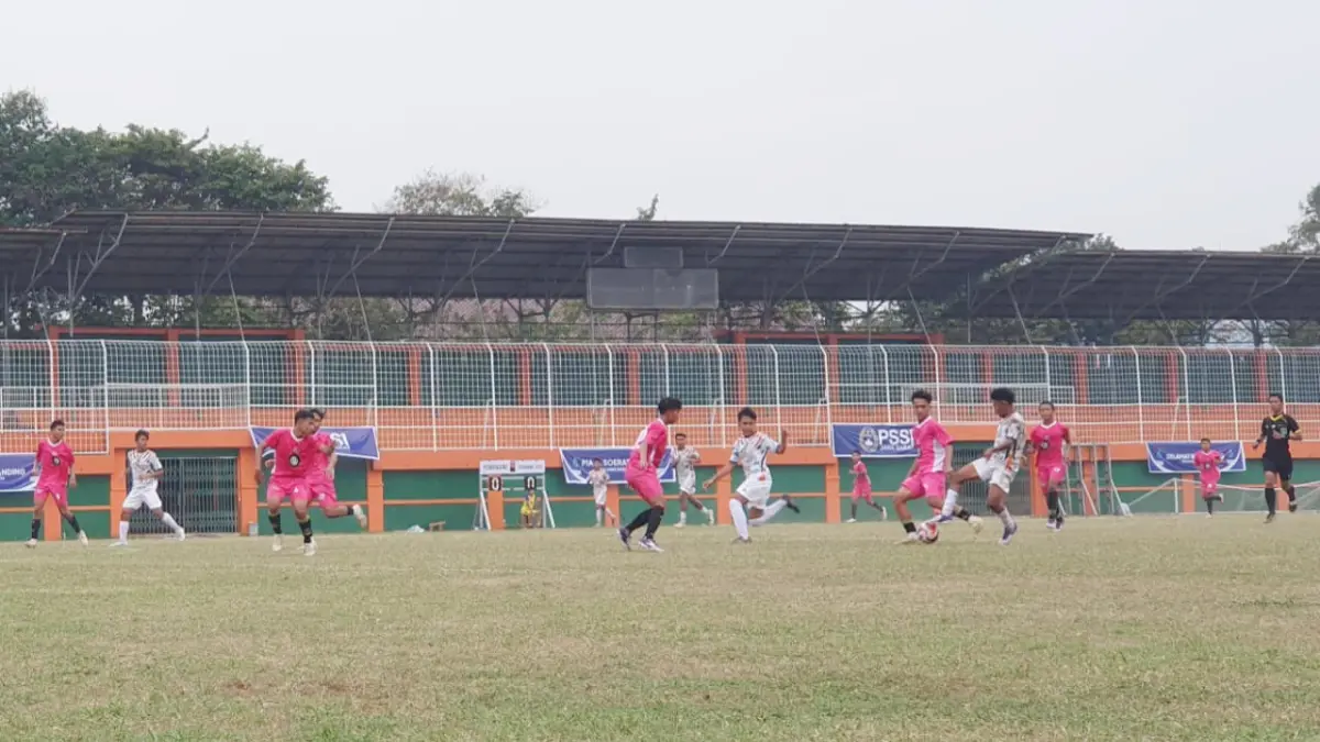 Pertandingan Persikabo melawan Cikarang City pada Piala Soeratin U-17 2026 Jawa Barat di Stadion Persikabo, Cibinong, Kabupaten Bogor. (Billy/Radar Bogor)