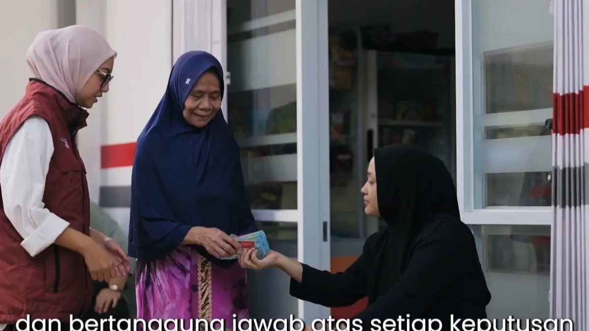 Ilustrasi KPM cairkan bansos (YouTube Kemensos RI)
