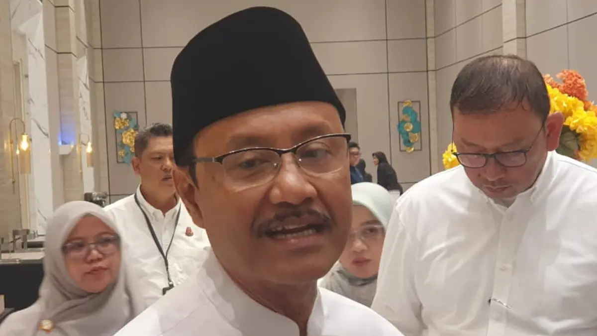 Menteri Sosial (Mensos) RI Saifullah Yusuf saat menyampaikan keterangan kepada wartawan di Bogor. (Billy/Radar Bogor)