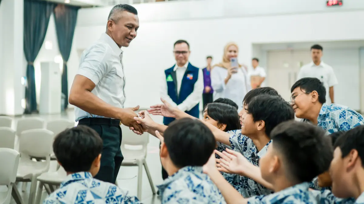 Wakil Wali Kota Bogor, Jenal Mutaqin di hadapan para siswa-siswi kelas VI Sekolah Bogor Raya (SBR), Rabu (19/8/2026). (Diskominfo)